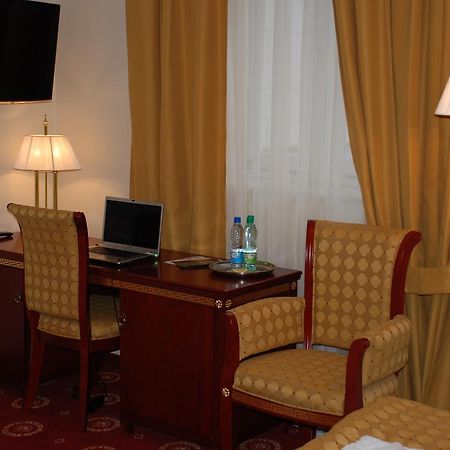 Hotel Holiday Park Warsaw Room photo