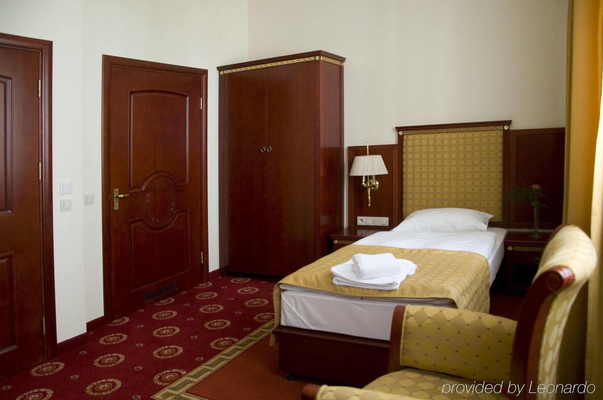 Hotel Holiday Park Warsaw Room photo